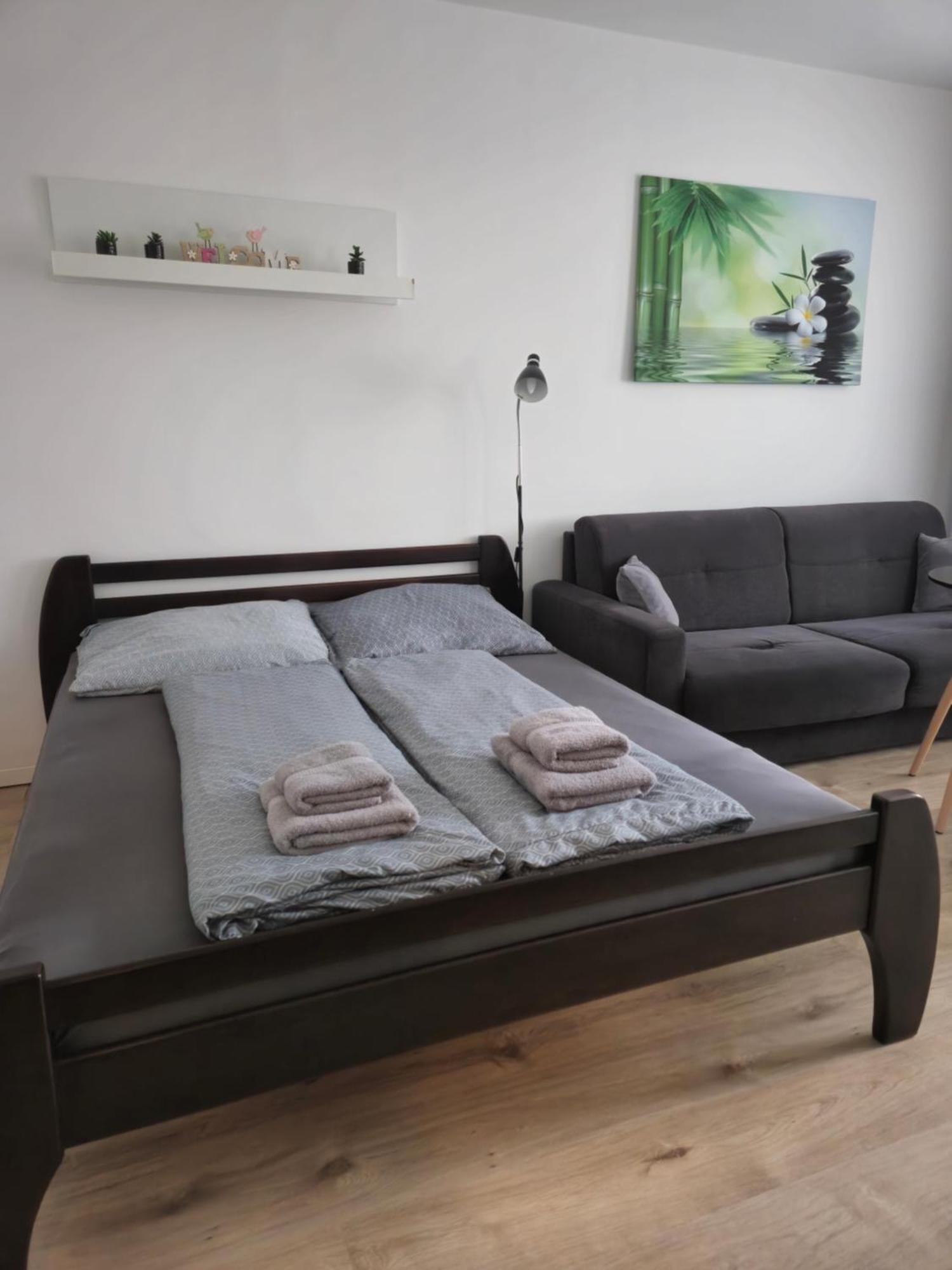 Apartment Klimka With Balcony, Free Wifi And Free Parking Bratislava Exterior foto